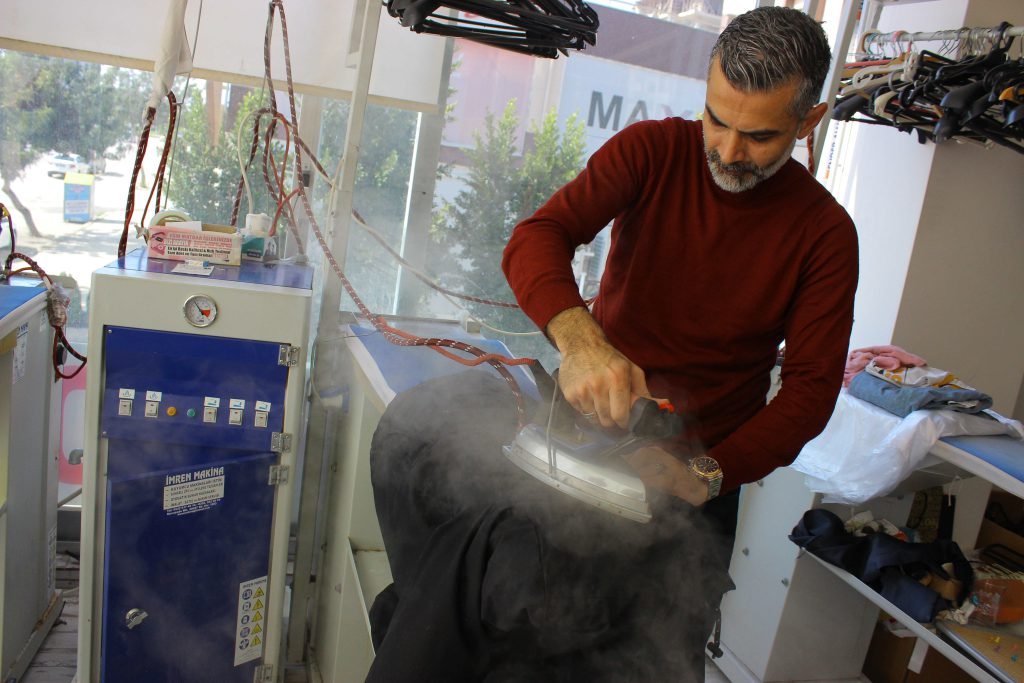 Adana kuru temizleme — ütü ve teslim